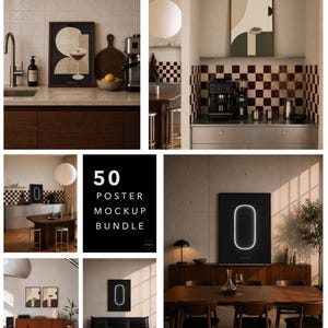 Könnte beinhalten: Ein digitales Paket mit 50 Postermockups, die verschiedene Innenräume wie Küchen, Esszimmer und Wohnbereiche zeigen, mit gerahmten Kunstwerken an Wänden, Tischen und Theken, präsentiert in einem schwarzen grafischen Layout.