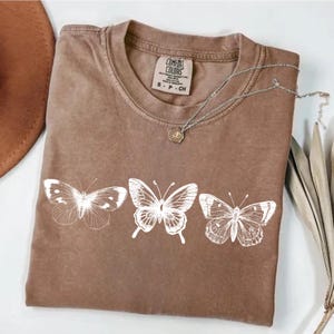 Maglietta Vintage Butterfly Comfort Colors®, Maglietta Vintage Butterfly Cottagecore Butterfly, Maglietta Butterfly Lover, Maglietta Moth, Maglietta Retro Y2k