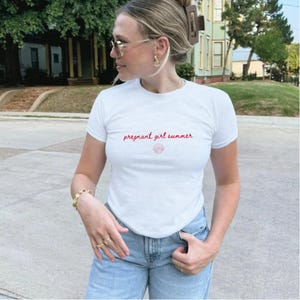 Pregnant Girl Summer, Babytee, Y2k Baby tee, Coquette Baby Tee, Vintage 90s shirt, Retro Style Cropped T-Shirt