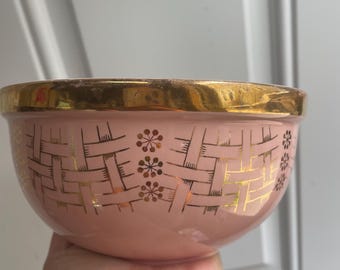 Vintage HALL'S Superior Quality Küchengeschirr Made in den USA Rosa und Gold Rührschüssel aus Nesting-Set. Kleine Größe 1376