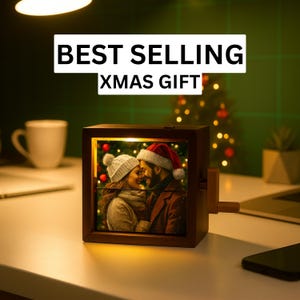 Personalized 8 or 16 Photos Flipbook Album with Light – Custom Walnut or Beach Wood Hand Cranked Photo Box