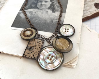 Knöpfe und Spitze Vintage Charm Anhänger, ein einzigartiger Schmuck