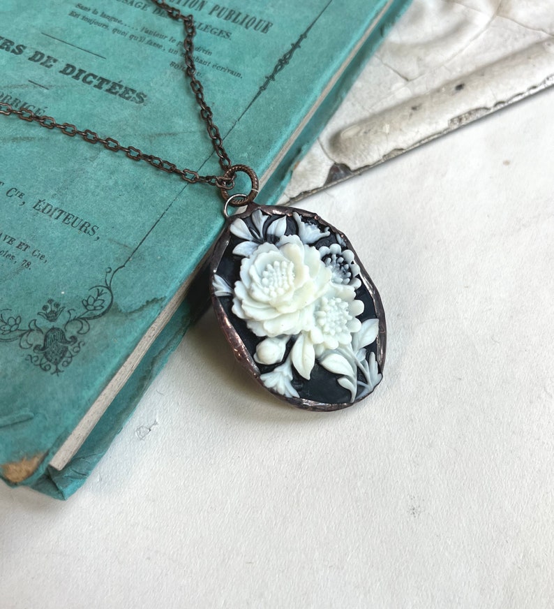 Rose Cameo 1990s, Black and Beige, Acrylic Resin Soldered Pendant, Floral Jewelry image 3