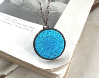 Aqua Blau Glasmalerei Anhänger, gelöteter Schmuck, viktorianischer Stil