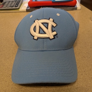 Vintage UNC Carolina tar heels stretch fit embroidered logo baseball hat cap