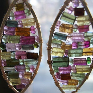 Pendientes colgantes de turmalina dorada, joyería "Vidriera", pendientes de turmalina sandía, pendientes de mosaico de piedras preciosas tejidas, regalo para damas de honor.
