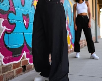 Jean cargo noir pour femme, pantalon streetwear grunge avec poches, pantalon large tendance pour une tenue décontractée au quotidien