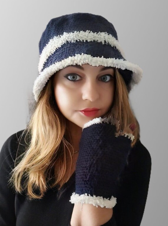 Handmade Crochet Wool Bucket Hat and Gloves Set, Elegant  display picture 1