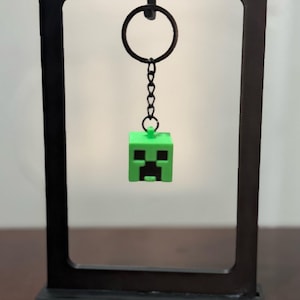 Minecraft Creeper Keychain – 3D Printed Pixel Gamer Gift