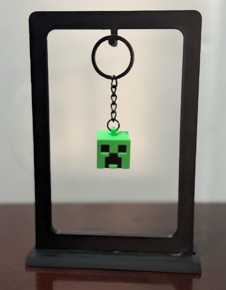 Minecraft Creeper Keychain – 3D Printed Pixel Gamer Gift