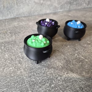 Halloween Cauldron Clicker, 3D printed black fidget, witchy desk decor