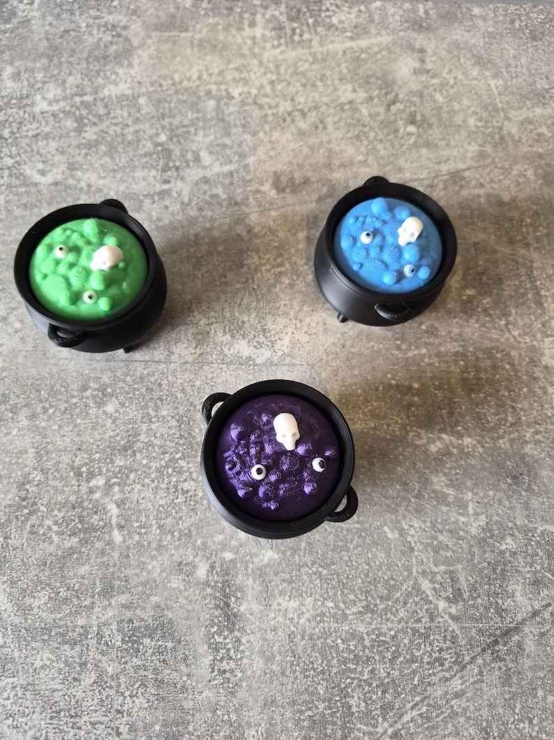 Halloween Cauldron Clicker, 3D printed black fidget, witchy desk decor