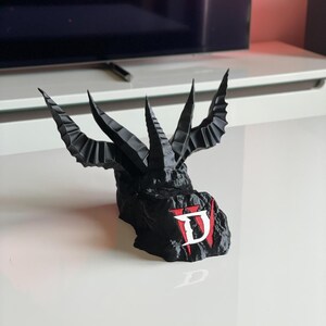 Diablo 4 Controller Stand, Xbox & PS5 Gamepad Holder, Lilith Gaming Display, Gothic Controller Shrine, Desk Gaming Decor, Diablo Gift for Ga