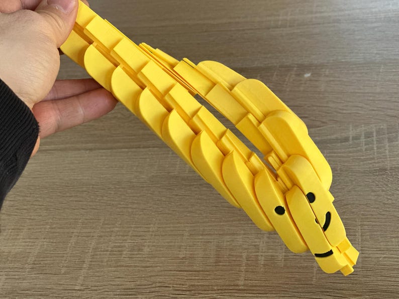 Stretchy Fidget Toy – Articulated Brick Style Figure, 3D Printed Sensory Desk Toy, Poseable Geek Gift & Stocking Filler