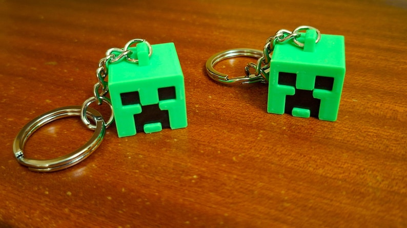 Minecraft Creeper Keychain – 3D Printed Pixel Gamer Gift