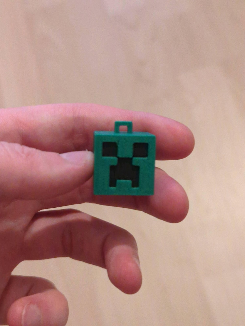 Minecraft Creeper Keychain – 3D Printed Pixel Gamer Gift
