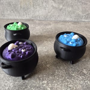 Halloween Cauldron Clicker, 3D printed black fidget, witchy desk decor