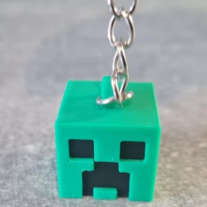 Minecraft Creeper Keychain – 3D Printed Pixel Gamer Gift