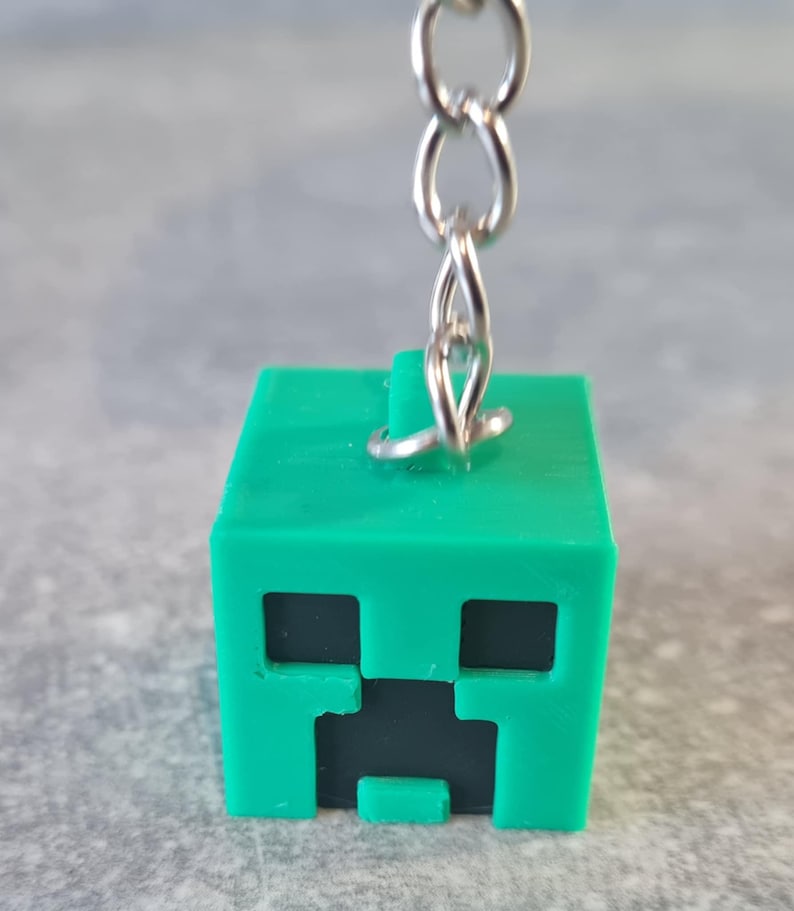 Minecraft Creeper Keychain – 3D Printed Pixel Gamer Gift