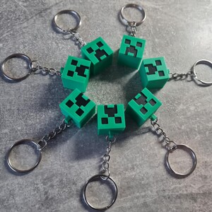 Minecraft Creeper Keychain – 3D Printed Pixel Gamer Gift