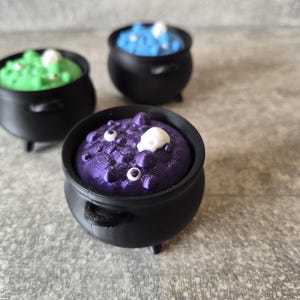 Halloween Cauldron Clicker, 3D printed black fidget, witchy desk decor