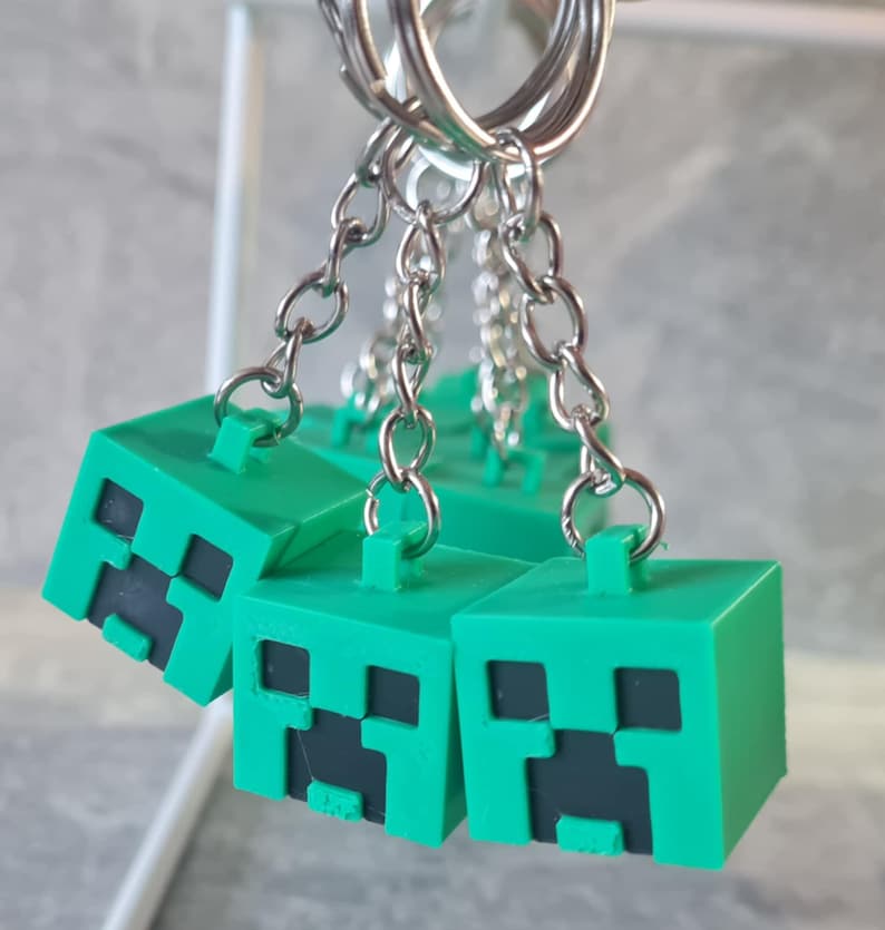 Minecraft Creeper Keychain – 3D Printed Pixel Gamer Gift