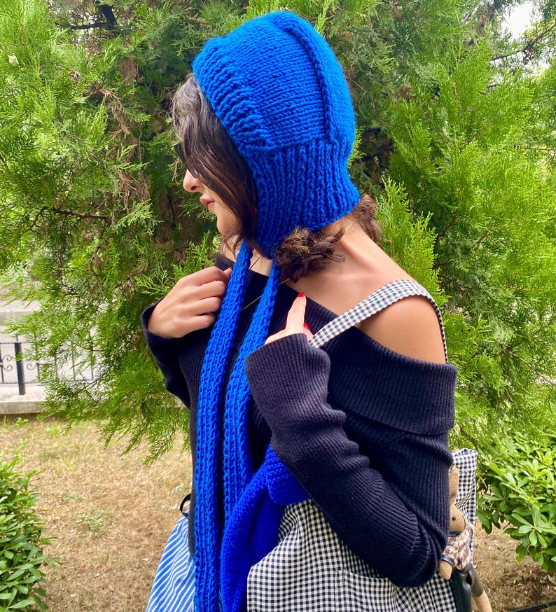 Chunky Knit Pixie Bonnet Hood Scarf: Handmade Red Wool Winter Hat Electric Blue