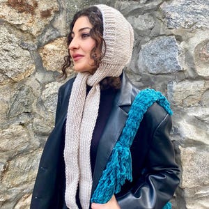 Berretto da folletto in lana all'uncinetto per adulti: sciarpa invernale fatta a mano, berretto beige lavorato a maglia