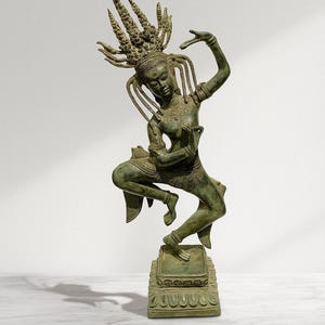 タイ舞踊　踊り子像　仏像　アート Bronze thai dancer - Etsy 日本