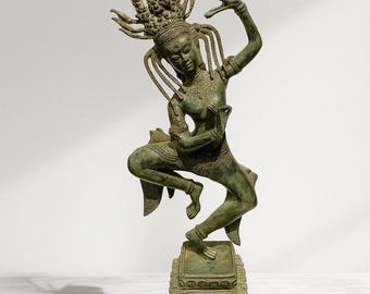 ヴィンテージタイの踊る仏像 – 青と金のディテールが施された虹色の