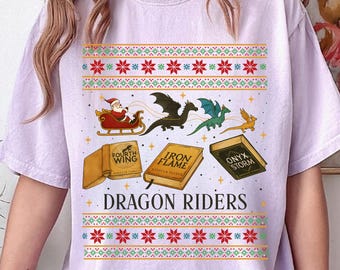 Camiseta navideña de Fourth Wing, Camiseta fea de Dragon Riders, Camiseta navideña de fantasía, Dragon Rider, Regalo para fans de Booktok, Trineo de dragón navideño