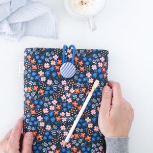 Personalized Floral Cotton Bible Cover: Handmade Christian Gift