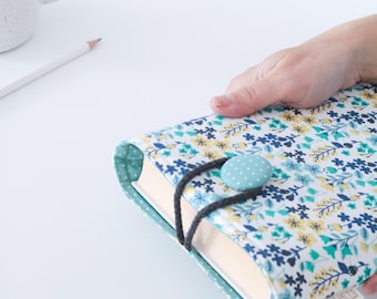 Gewatteerde bijbelomslag met bloemen: handgemaakte katoenen bijbelhoes, christelijk cadeau