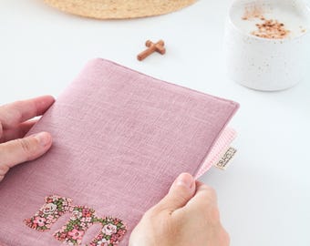 Funda bíblica personalizada: funda de lino con inicial floral, regalo cristiano para mujer