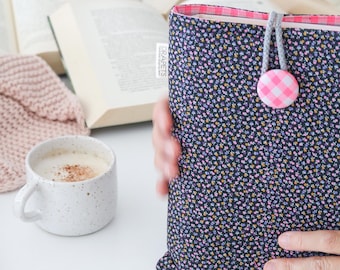 Funda acolchada floral para libros: elegante protector de libros de algodón
