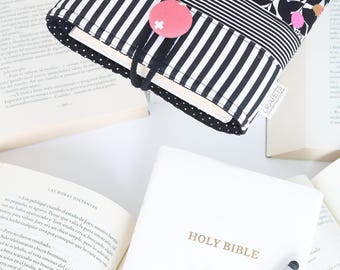 Funda bíblica de algodón acolchada hecha a mano: funda floral, regalo cristiano