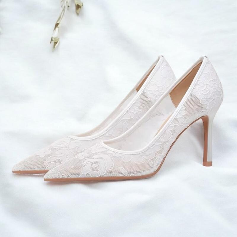 Women's Wedding Shoes Minimalist Pointed Toe Low Heel Lace Bridal Shoes