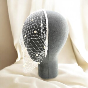White Birdcage Veil with Pearls · Wedding Headband Veil · Retro Bridal Hair Accessory · Short Cage Veil for Bride · Fascinator Style image 5