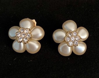 AVON Faux PEARL FLOWER Earrings