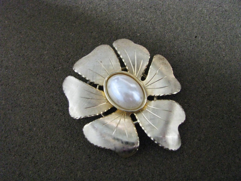 Vintage Jeri-lou Gold Tone Flower Scarf Ring Scarf Clip With - Etsy