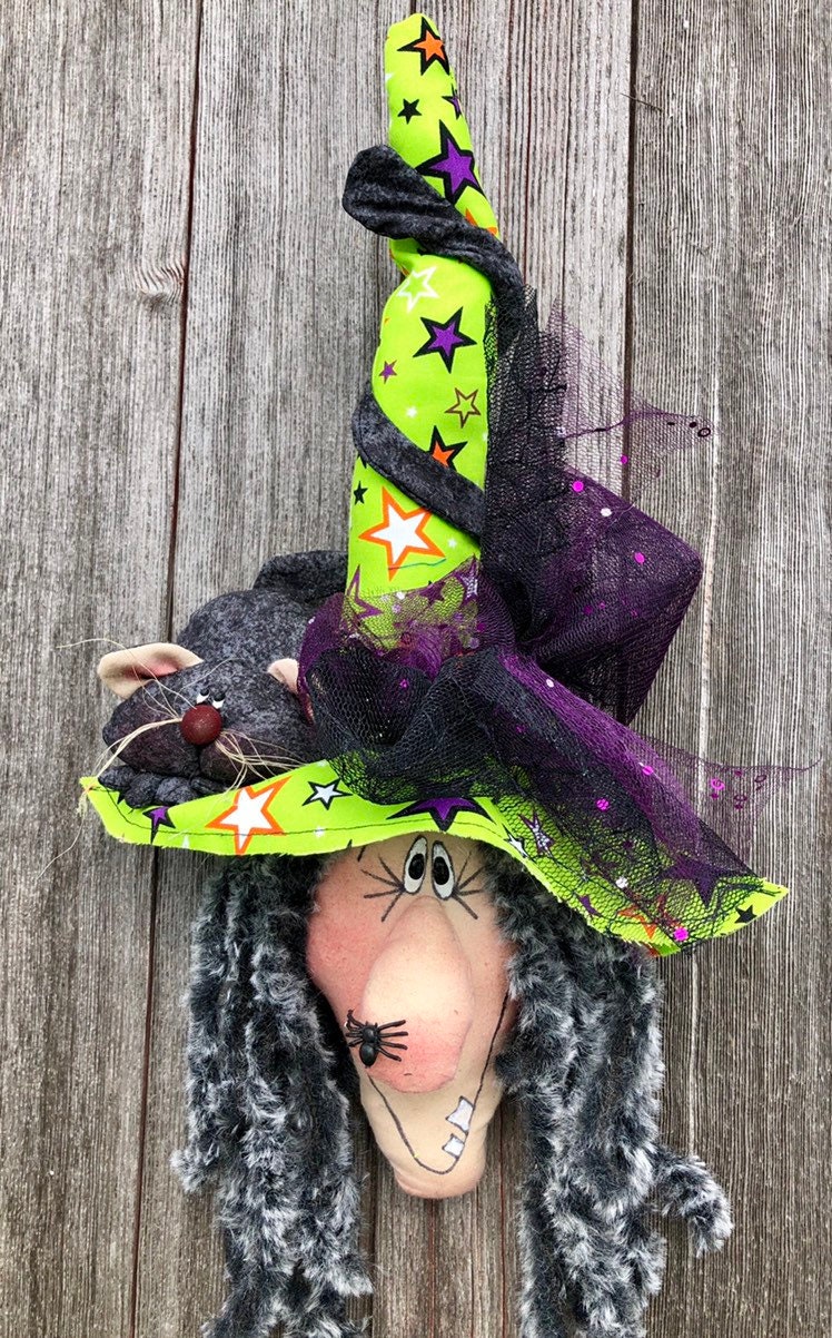 Wilma Witch Spooktacular Headliner green