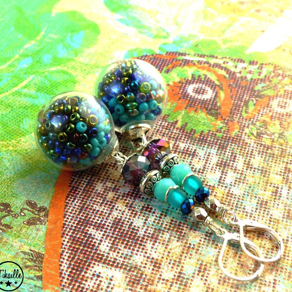 Precious Gipsy . Boucles d'oreilles Uniques bleu vert violet globe verre perles bohème rocailles design original Tikaille