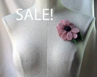 Brooch - Recycled Wool Sweater - Pink Flower - by FeltSassy