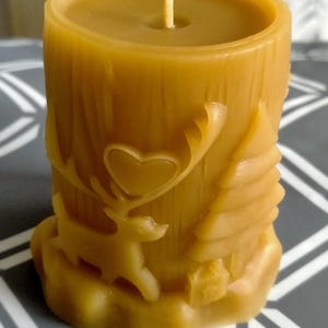 Beeswax Christmas scene candle