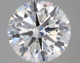 Könnte beinhalten: Ein runder Brillant mit vielen Facetten. Der Diamant ist klar und farblos.