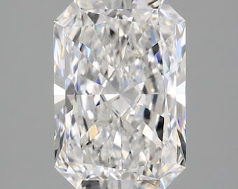 2 CT Radiant Cut Lab Grown Diamond | IGI Certified