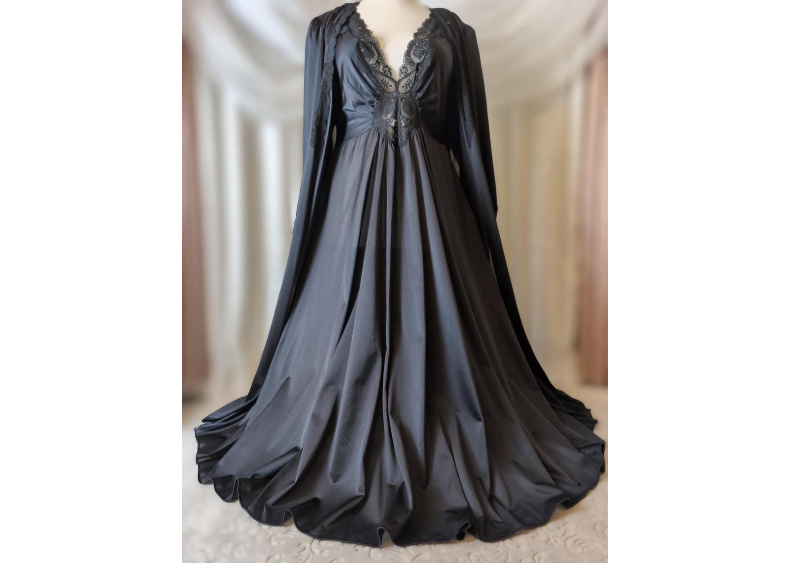 Plus Size Peignoir Set