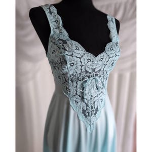 S Blue Lace Nightgown, Vintage Olga Nightgown Peignoir, 1970s Negligee w Floral Lace Bodice, Stretch Lace with Nylon Skirt, Cinderella Blue