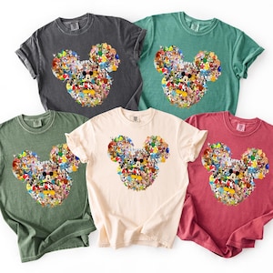 K&ouml;nnte beinhalten: Ein Satz von drei Keramik-Nistschalen in Blau-, Gr&uuml;n- und Wei&szlig;t&ouml;nen. Die Schalen haben eine gesprenkelte Glasur und ein schlichtes, modernes Design. Die gr&ouml;&szlig;te Schale misst etwa 15 cm im Durchmesser.