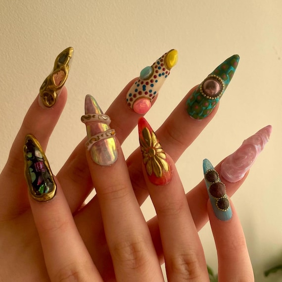 Freestyle Maximalist Press on Nail Set, 3D Fake Nails With Gem